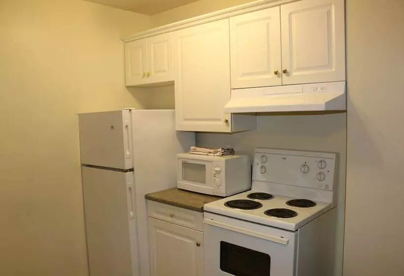 Midtown Motel & Suites