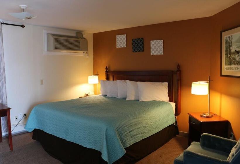 Midtown Motel & Suites