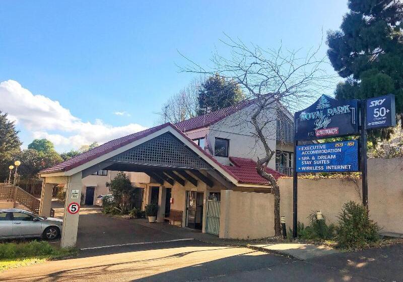 מוטל Royal Park Lodge