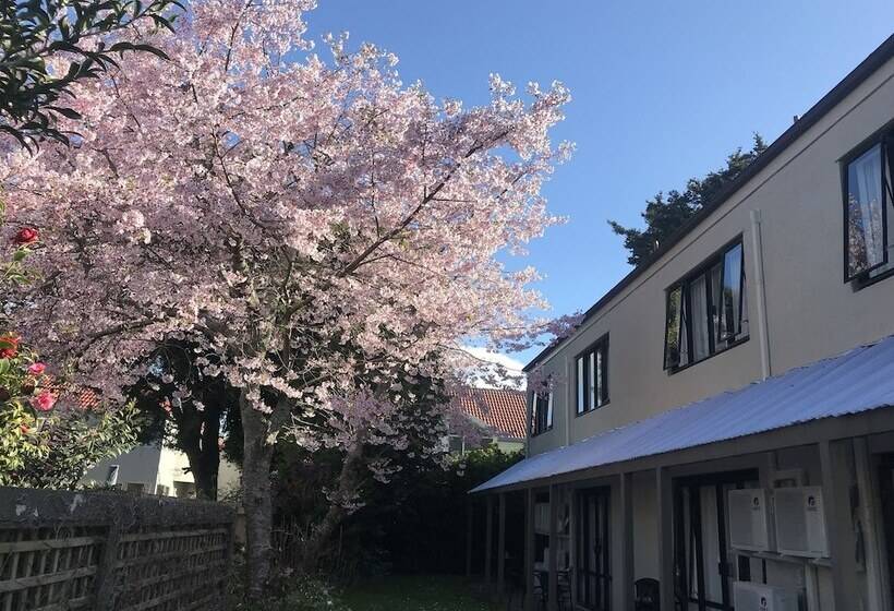 מוטל Royal Park Lodge