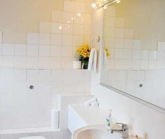 מוטל Royal Park Lodge