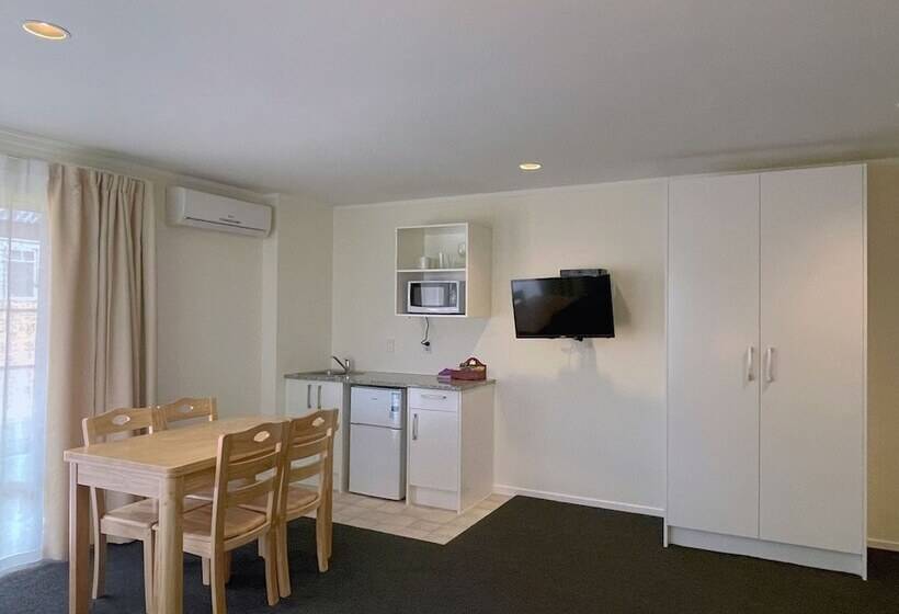 מוטל Royal Park Lodge