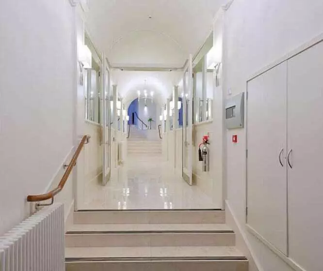 Rox Hotel Aberdeen By Compass Hospitality