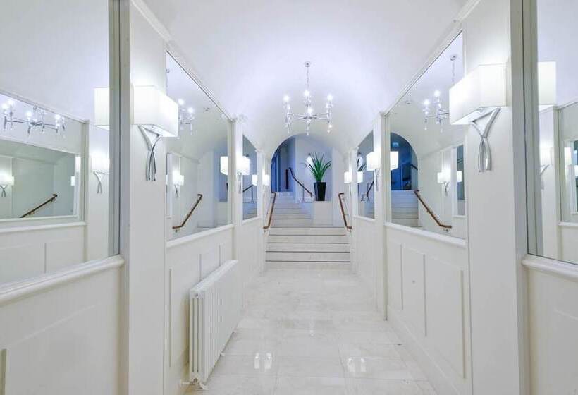 Rox Hotel Aberdeen By Compass Hospitality