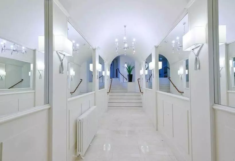 Rox Hotel Aberdeen By Compass Hospitality