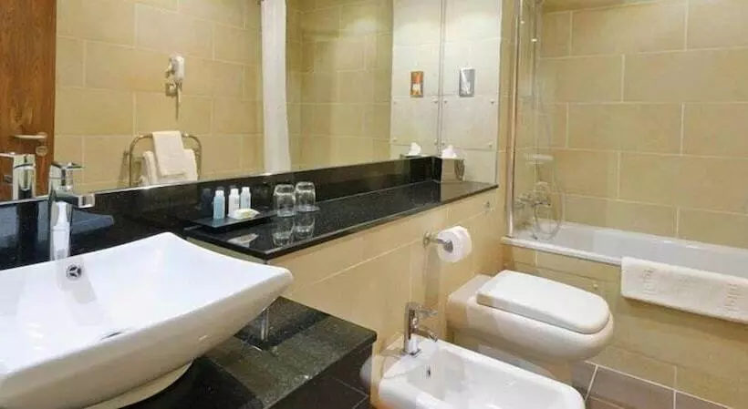 Rox Hotel Aberdeen By Compass Hospitality