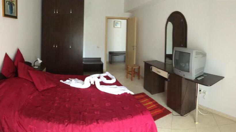 Club Onix Apartments