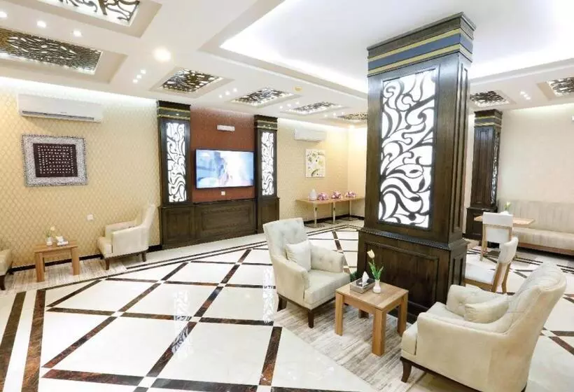 Four Seasons Suites