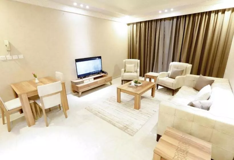 Four Seasons Suites