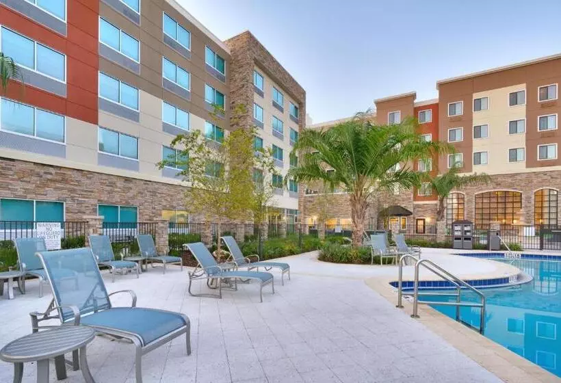 هتل Staybridge Suites   Gainesville I 75, An Ihg