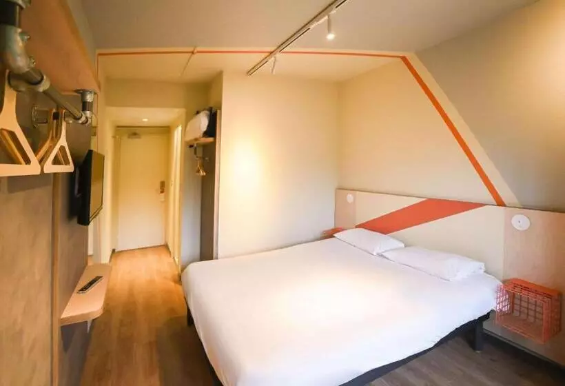 ホテル Ibis Budget Site Du Futuroscope