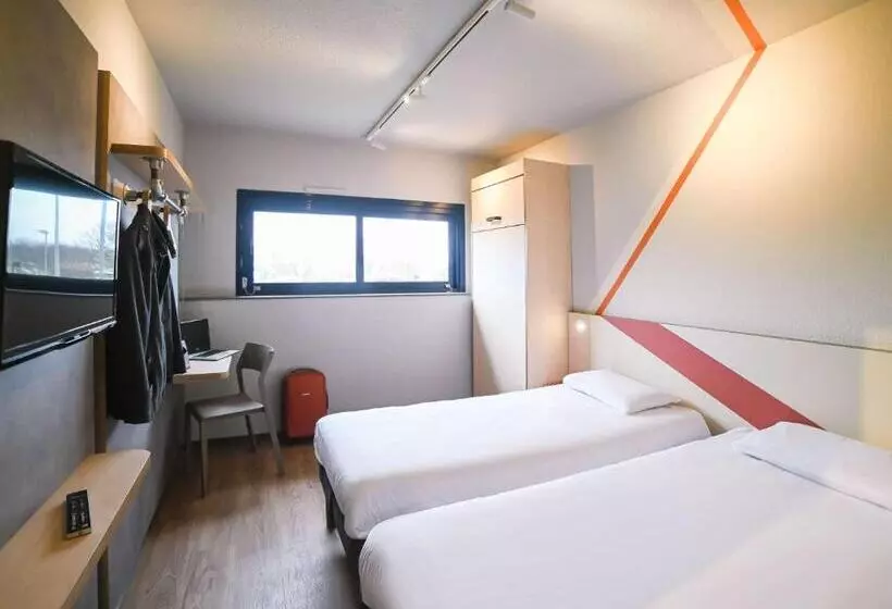 ホテル Ibis Budget Site Du Futuroscope