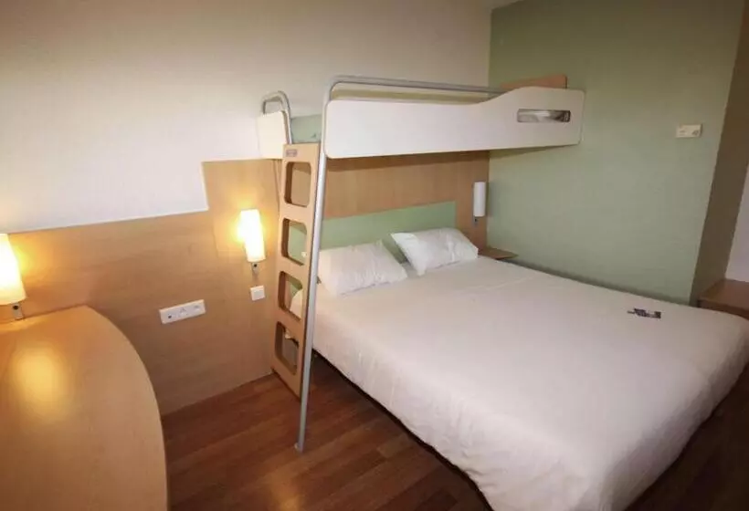 ホテル Ibis Budget Site Du Futuroscope