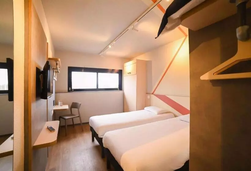 ホテル Ibis Budget Site Du Futuroscope