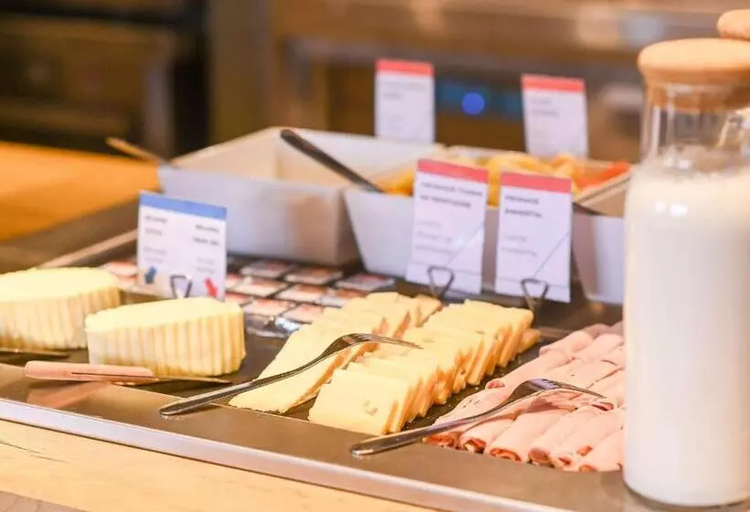 ホテル Ibis Budget Site Du Futuroscope