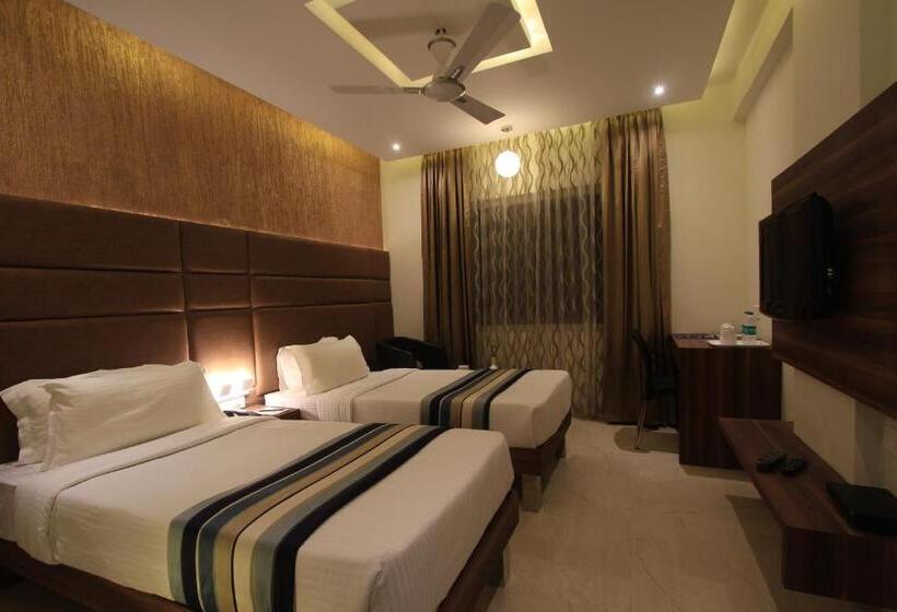 هتل Sandesh Pride