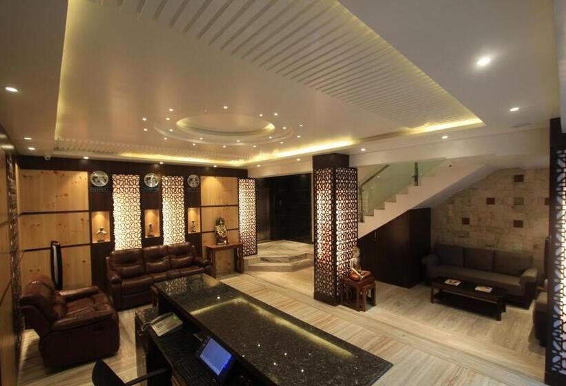 هتل Sandesh Pride