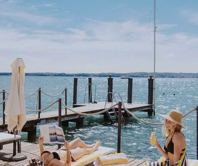 هتل Aqva Boutique