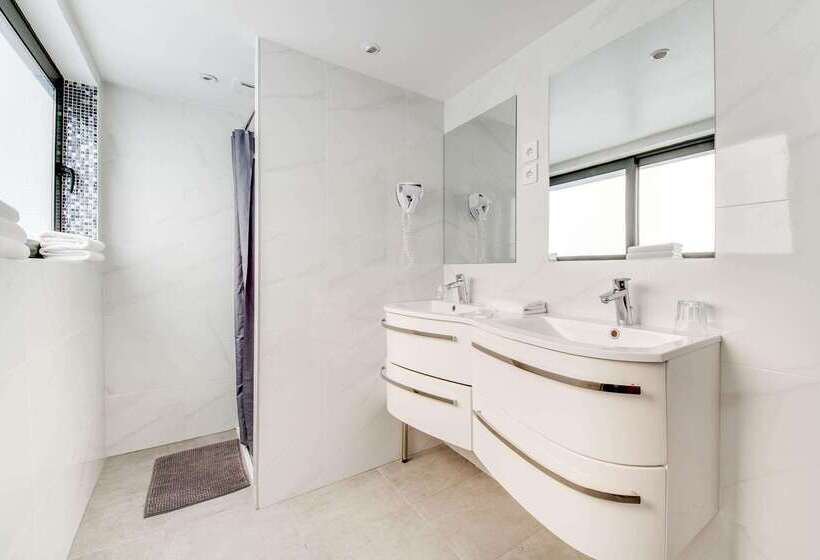 Brit Hotel Porte D Espagne