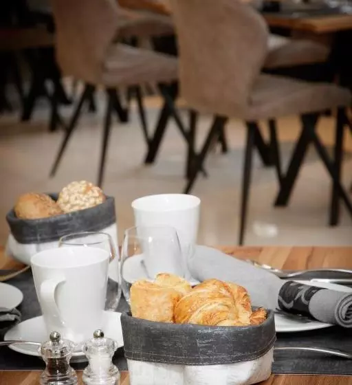 هتل Restaurant De Klenge Casino