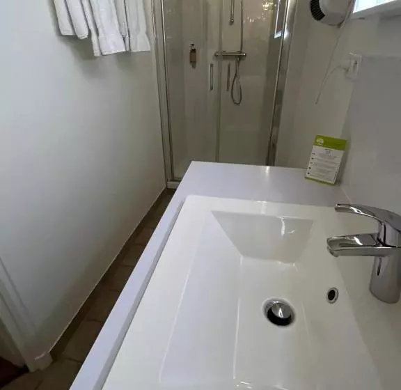 هتل Du Pot D'etain