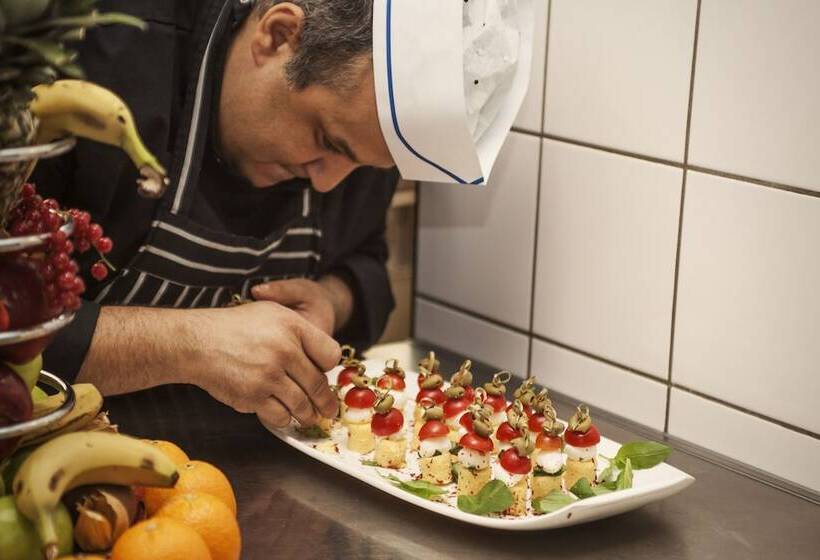 هتل International