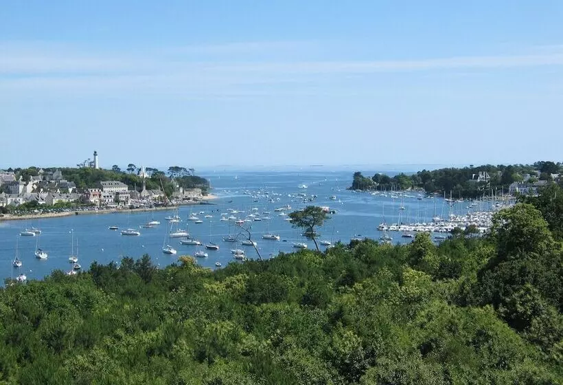 هتل Kastel & Spa Avec Piscine D Eau De Mer Chauffee