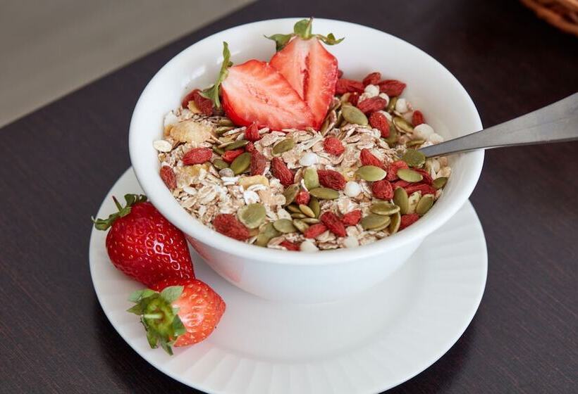 هتل Kastel & Spa Avec Piscine D Eau De Mer Chauffee