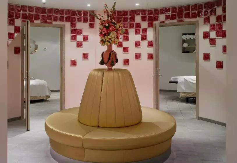 Отель Kosta Boda Art