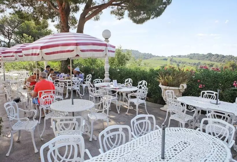 هتل Le Château De Mei Lese