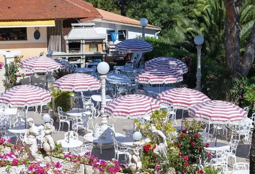 هتل Le Château De Mei Lese