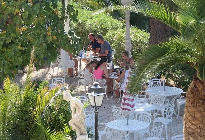 هتل Le Château De Mei Lese