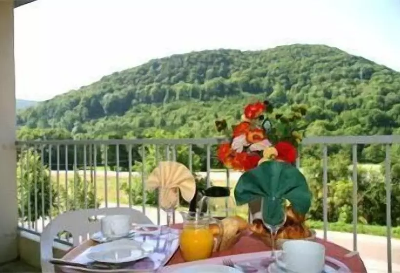 Отель Le Relais De La Vallee