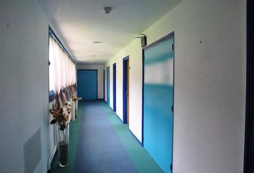 Отель Le Relais De La Vallee