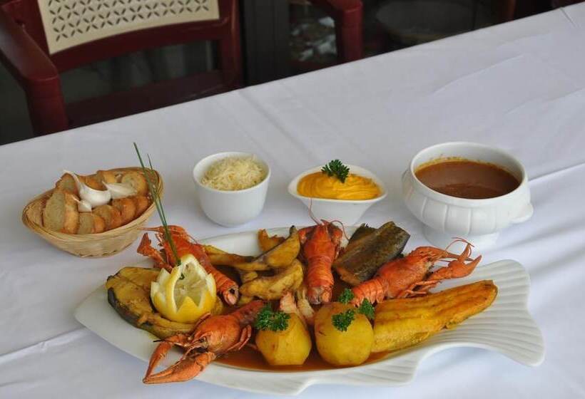 Отель Le Relais De La Vallee