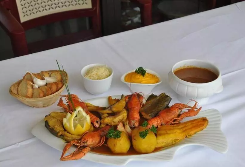 Отель Le Relais De La Vallee