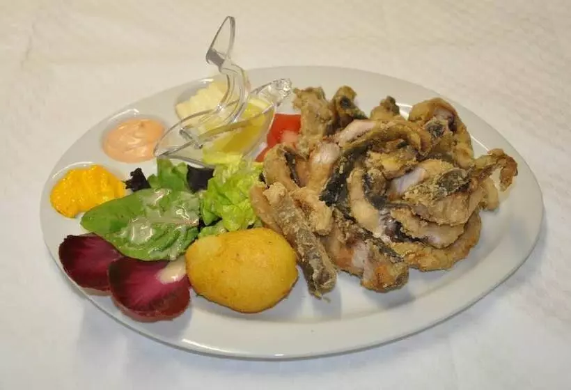 Отель Le Relais De La Vallee