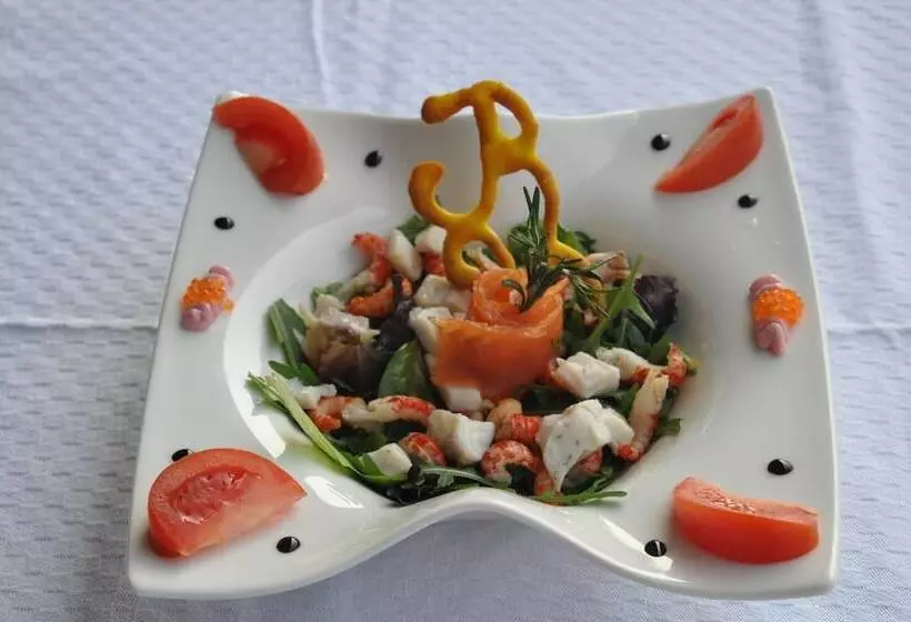 Отель Le Relais De La Vallee