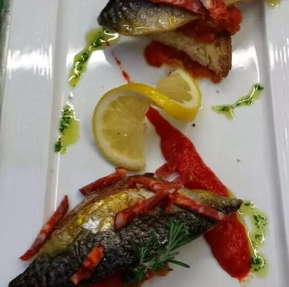 Отель Logis Hôtel Restaurant Cruzel