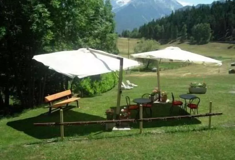 בית מלון כפרי & Restaurant Saint Nicolas Gran Paradiso