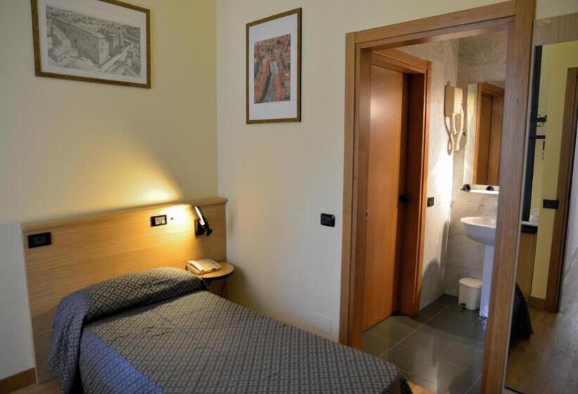 فندق Ristorante Locanda Milano