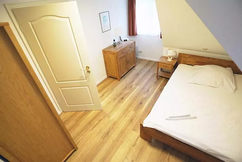 Отель Waldhalle