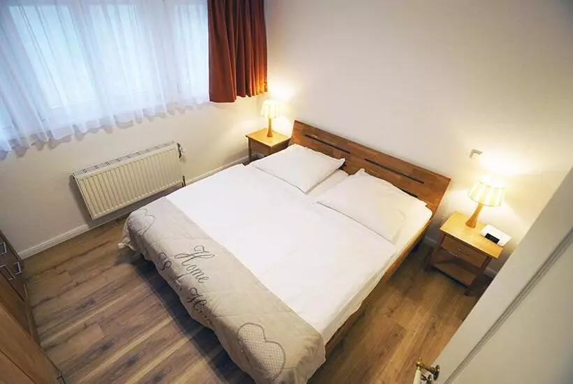 Отель Waldhalle