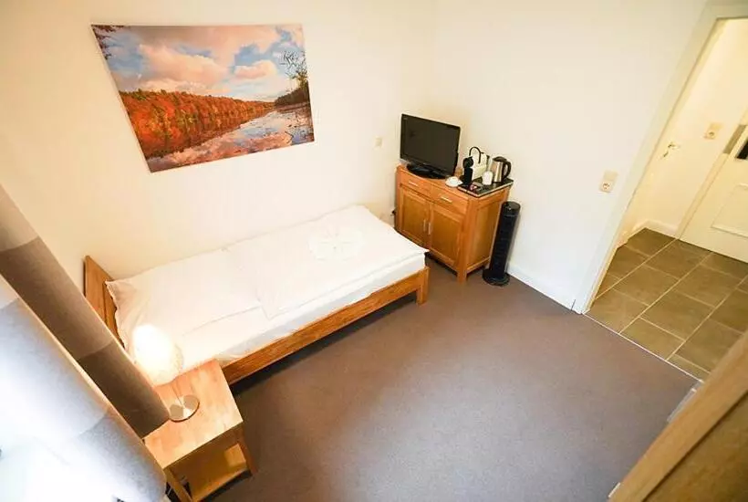 Отель Waldhalle