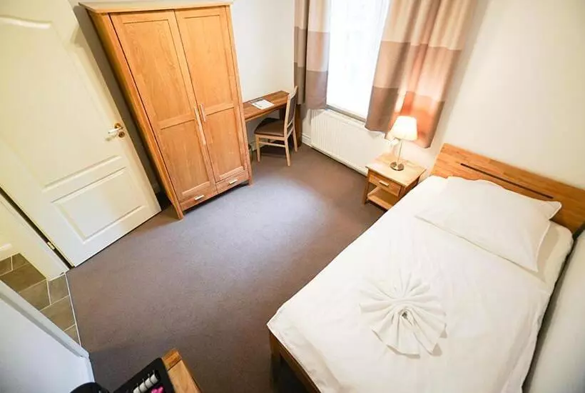 Отель Waldhalle