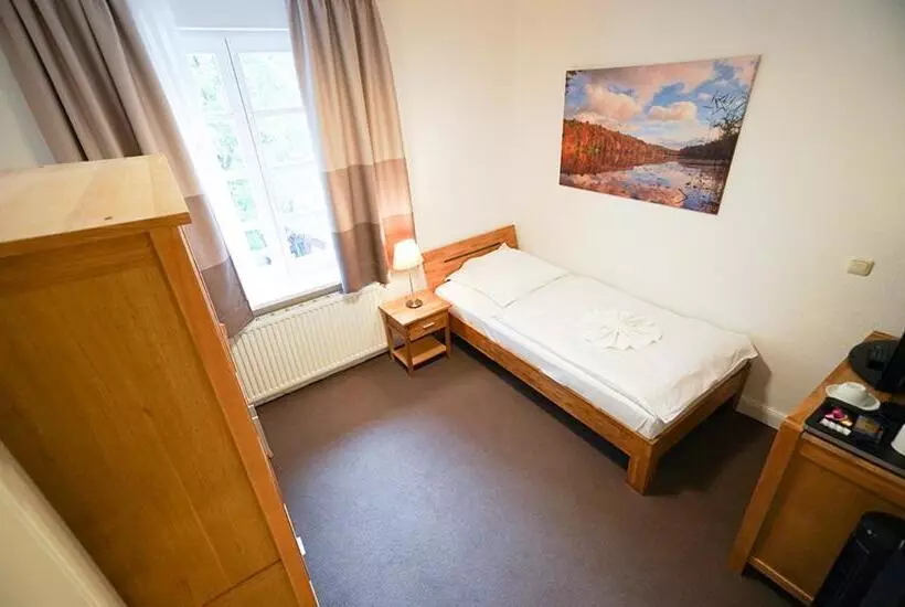 Отель Waldhalle