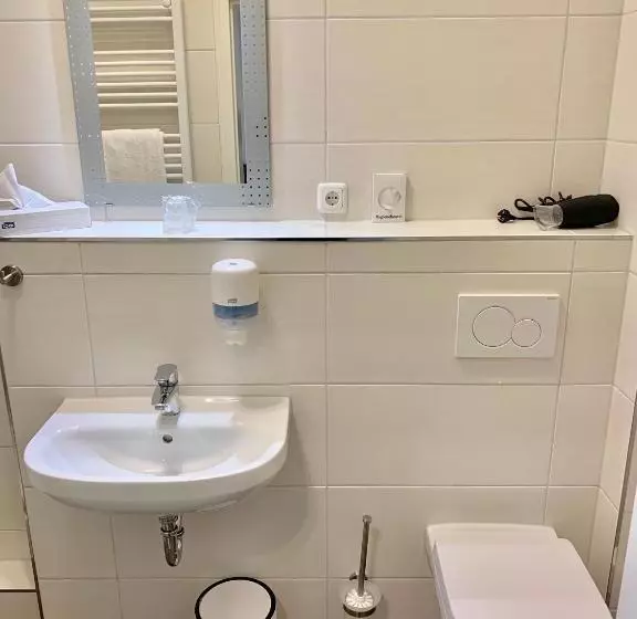 Отель Waldhalle