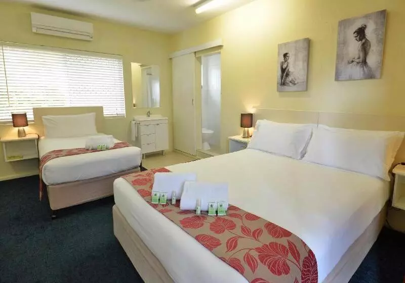 International Lodge Motel