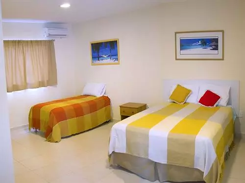 Las Brisas Hotel E Pousada