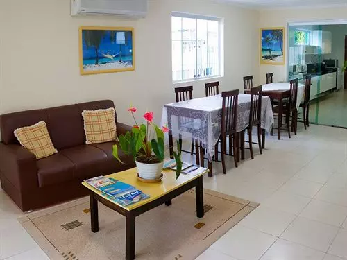 Las Brisas Hotel E Pousada